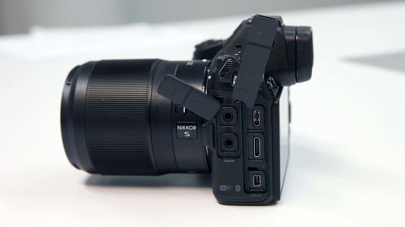 Los puertos de la cámara.