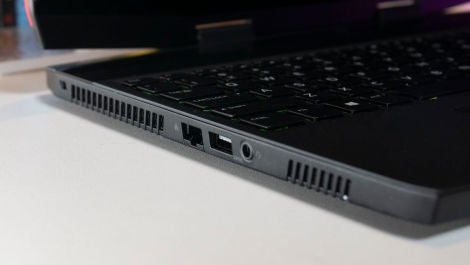 ¡Este portátil todavía tiene Ethernet!