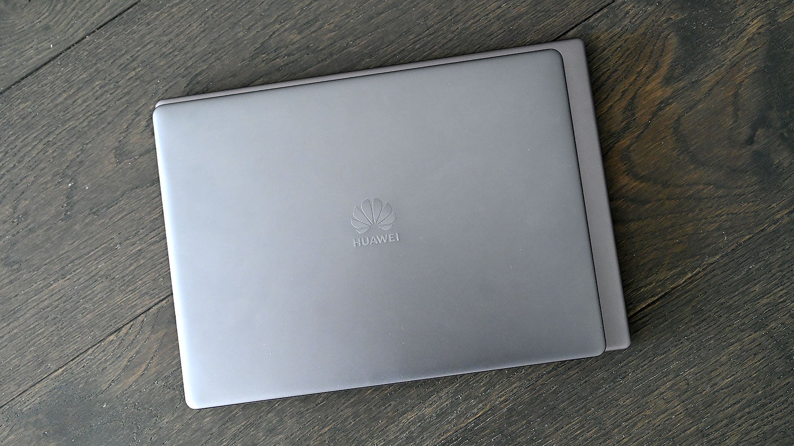 El MateBook 13 es más compacto que el MateBook X Pro, especialmente a lo ancho