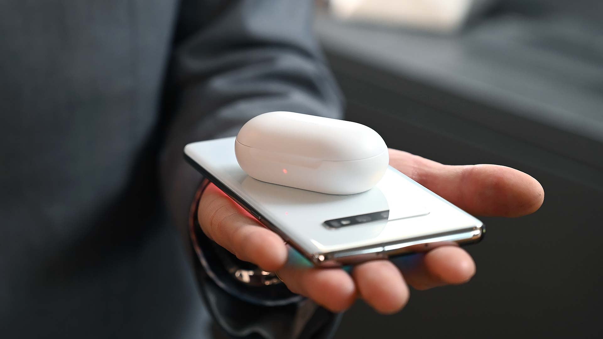 Los nuevos auriculares Galaxy Buds son los mejores amigos del S10