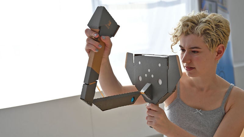 Lleva un poco de tiempo aprender a pintar y esculpir con soltura en el Toy-Con Elephant Foto: Sam Rutherford (Gizmodo)