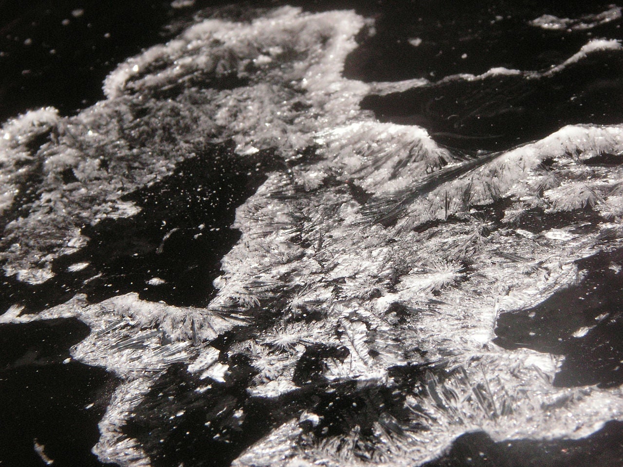 Image:  10 ml de ketamina líquida secándose para formar cristales