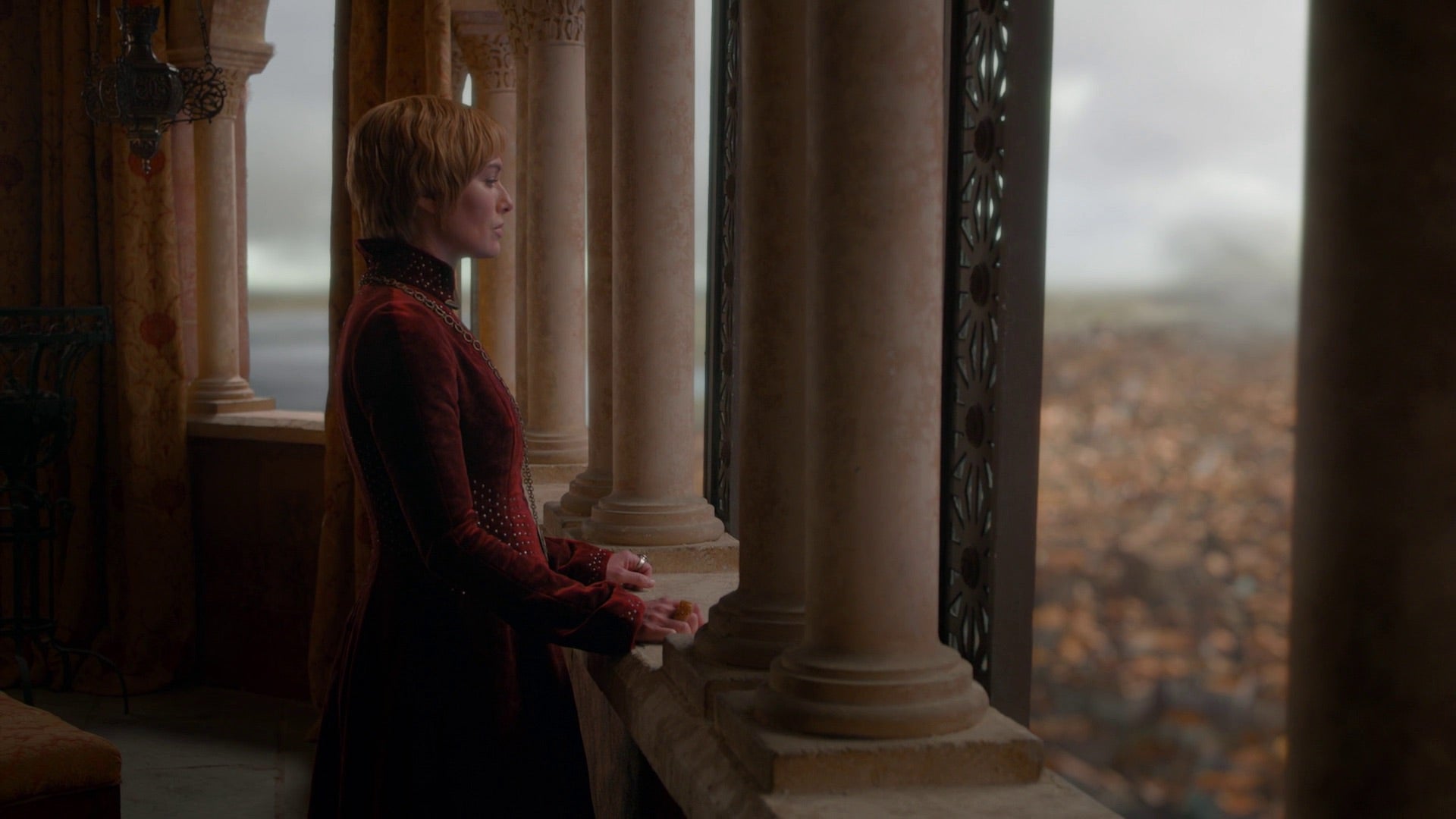 Cersei vuelve a vestir de rojo, el color de los Lannister
