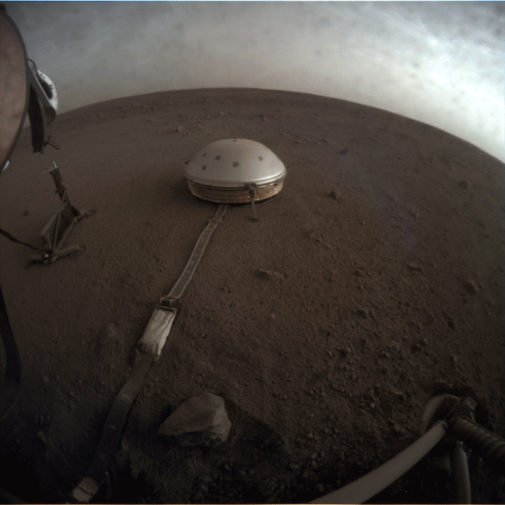 Nubes marcianas capturadas el 25 de abril de 2019 por la sonda InSight