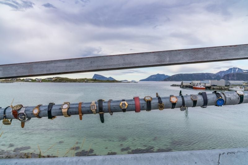 Relojes sobre el puente de Sommarøy. Foto: Jøran Mikkelsen