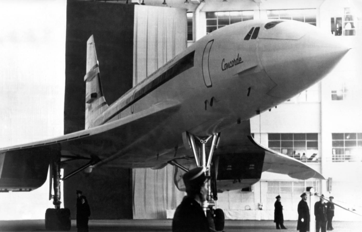 Image: Prototipo del Concorde saliendo de su hangar en Toulouse, Francia, el 11 de diciembre de 1967, cuando hacía su primera aparición pública.