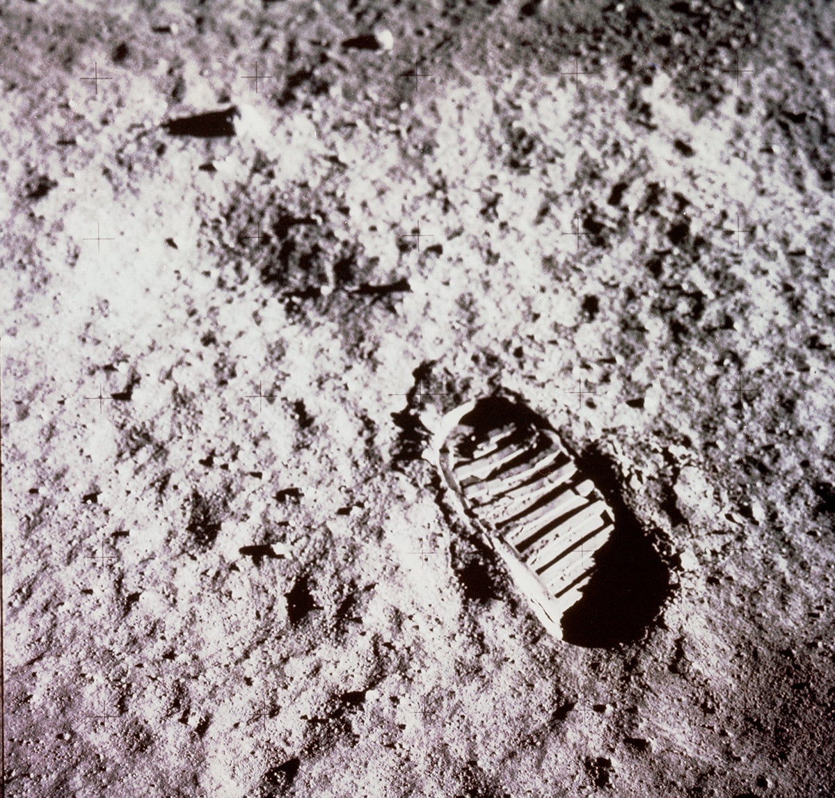 La foto más famosa de la huella de uno de los astronautas durante la misión Apollo 11.
