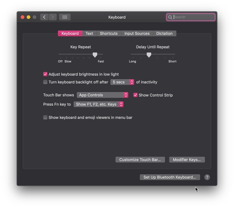 ¿Puedes encontrar el botón que te permite personalizar la barra táctil y desactivar el botón Siri?