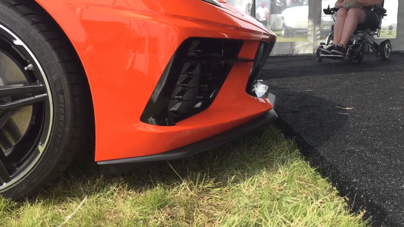 Observen cómo se levanta esa nariz.