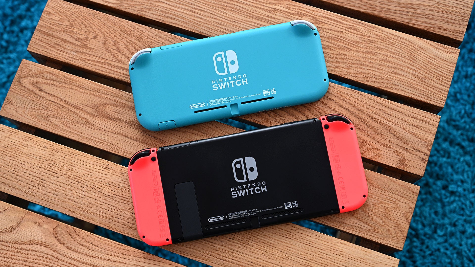 Una de las mayores diferencias en la parte trasera de la Switch Lite es que ya no tiene base.