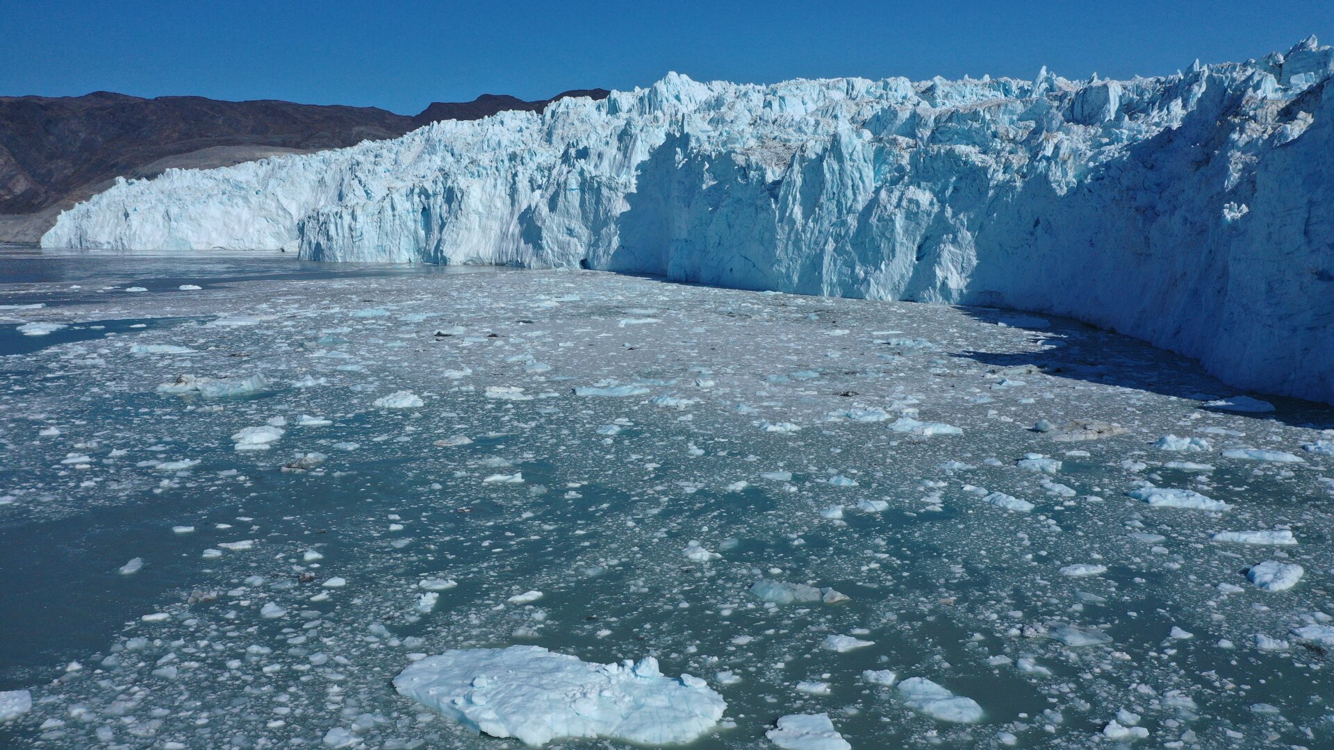 La ola de calor ha provocado un deshielo intenso en Groenlandia. La semana pasada, perdió 12.500 toneladas de hielo.