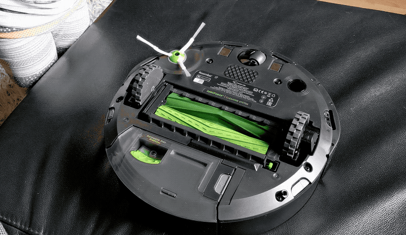 La altura de las ruedas convierte a la Roomba i7+ en un todoterreno en miniatura.