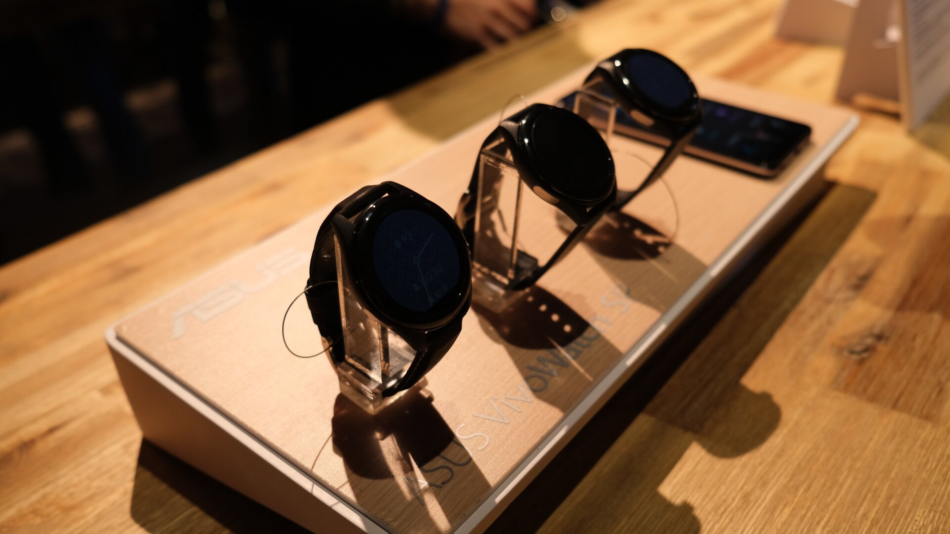 No estaba bromeando cuando dije que la pantalla era oscura.