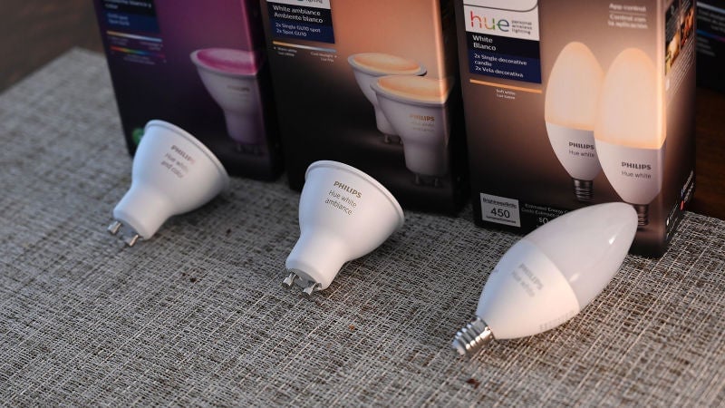 La nueva bombilla vela de Philips tiene más brillo y soporte Bluetooth Foto: Sam Rutherford (Gizmodo) 