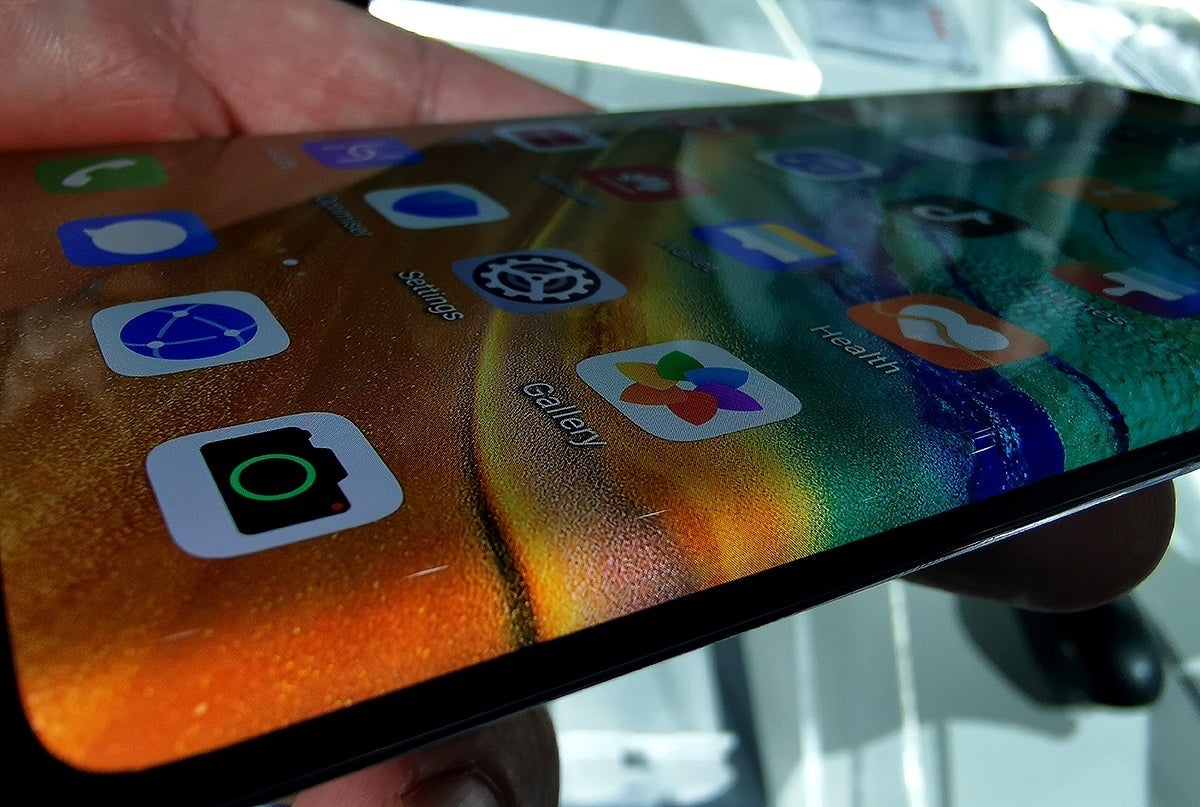 La pantalla curvada Horizon Display es preciosa, pero no se hasta qué punto es útil más allá de la estética.