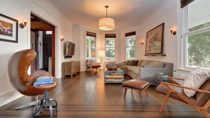 En los últimos años, ha tenido a varios inquilinos famosos, desde la cantante Ingrid Michaelson hasta el rapero Matisyahu.