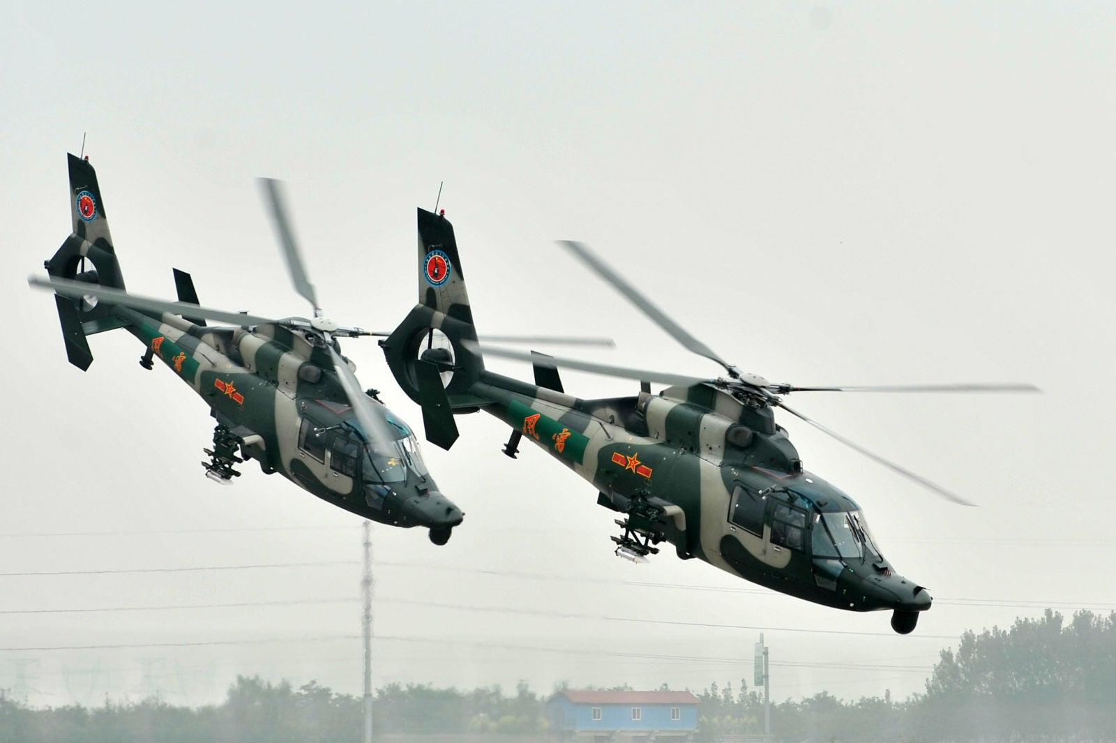 El helicóptero Z-9 se deriva del Eurocopter Dauphin.