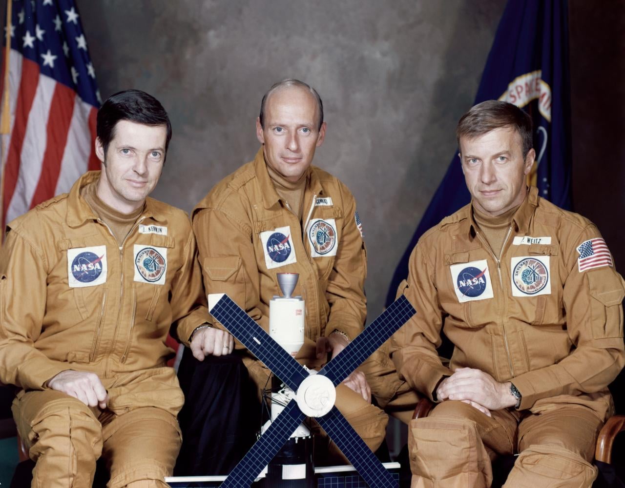 La primera tripulación de la primera estación espacial de la NASA. De izquierda a derecha: Joseph Kerwin, Charles Conrad y Paul Weitz.