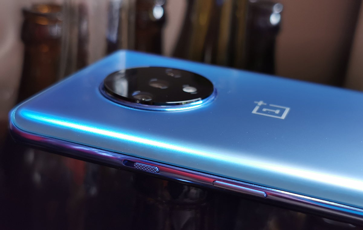 El nuevo módulo de cámaras sobresale más de lo que parece.