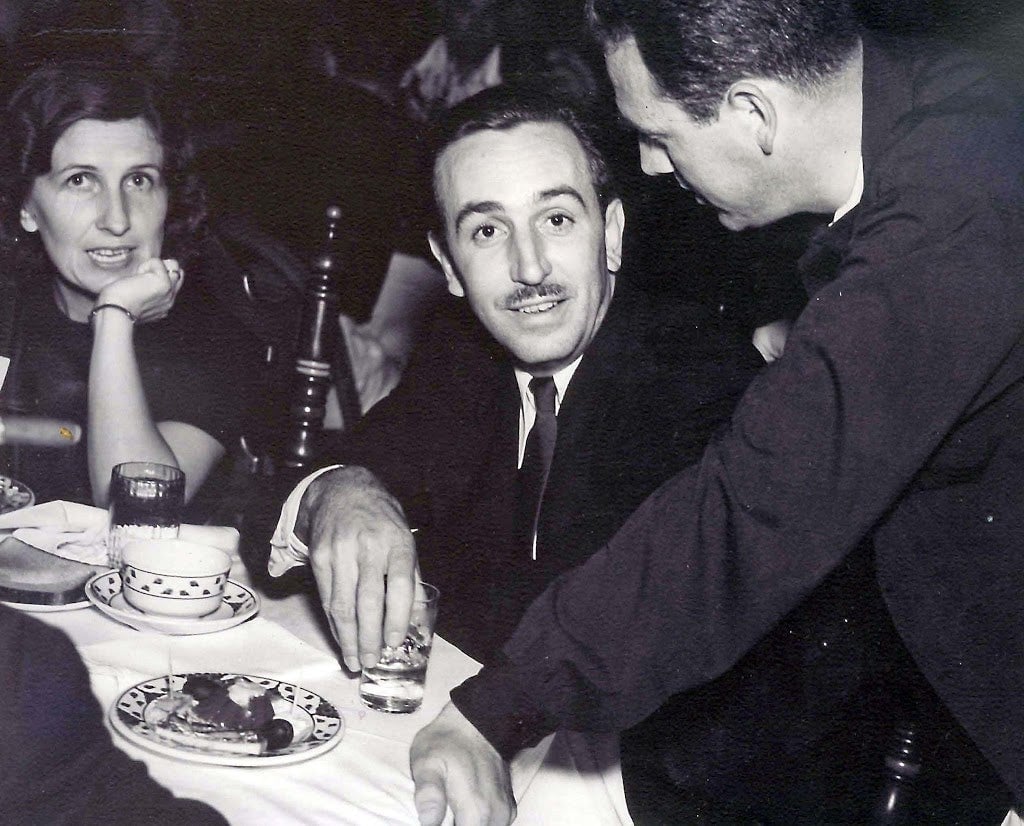 Image: Walt Disney durante la cena