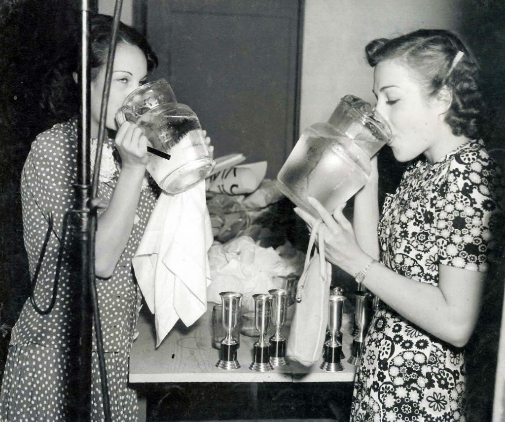 Image: Cuando ya no quedaban vasos...