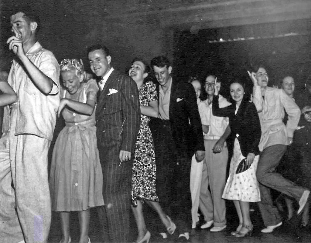 Photo: La famosa “conga” empezando a coger forma