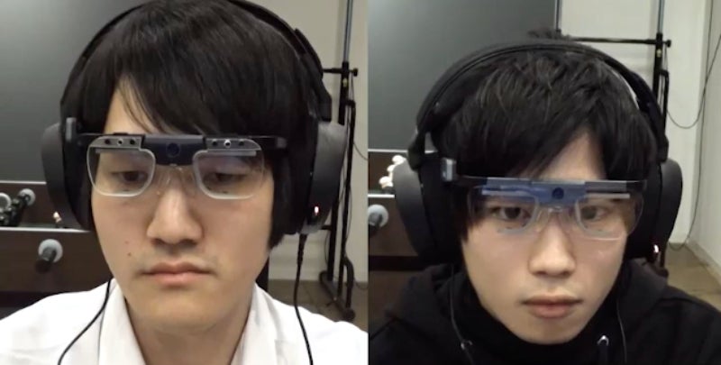 El jugador amateur a la izquierda, y el jugador profesional a la derecha.