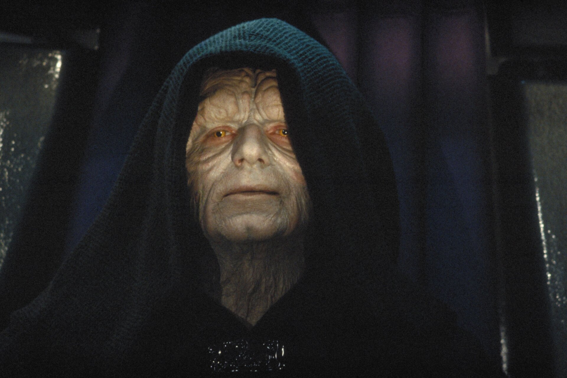 El Emperador Palpatine regresa en esta película.