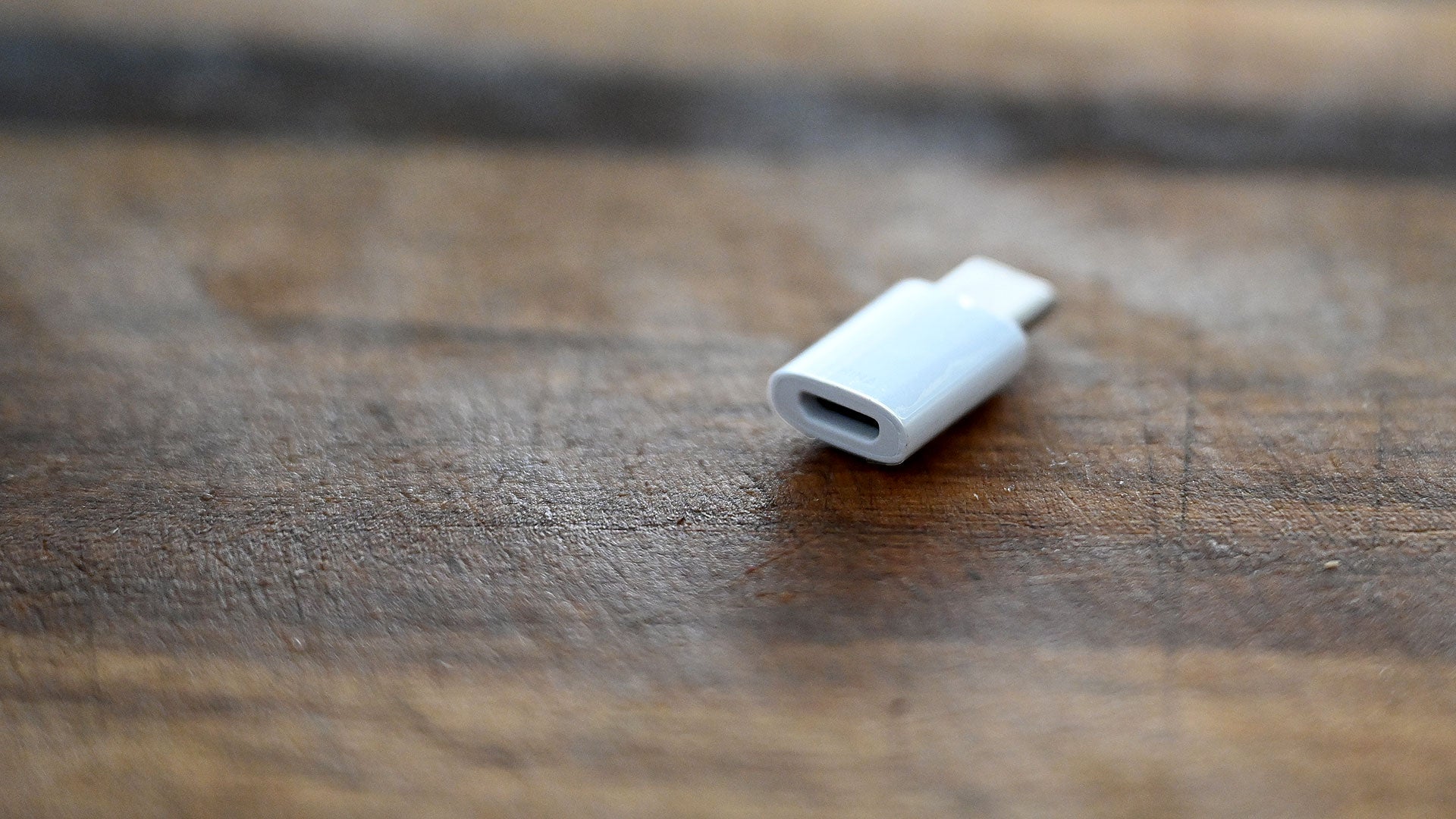 Hay adaptadores que pueden convertir microUSB a USB–C.