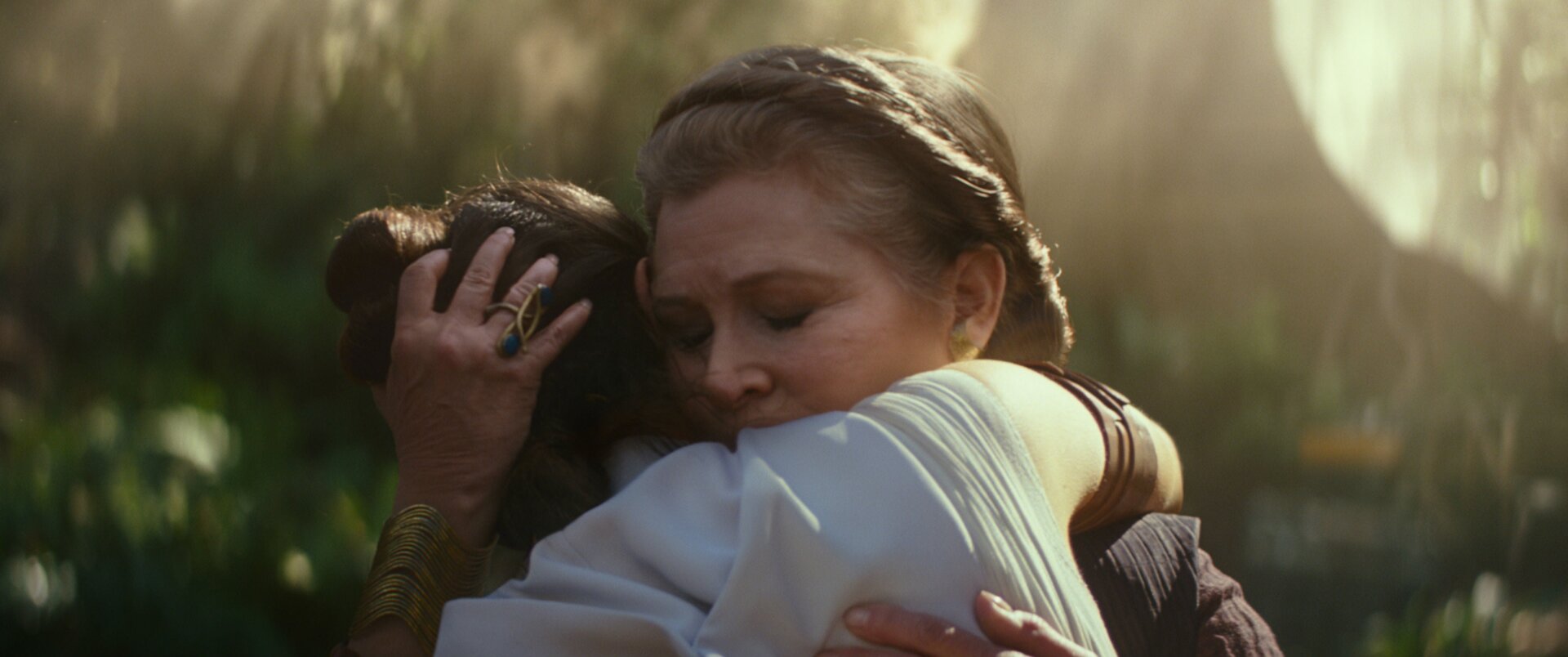 Carrie Fisher y Daisy Ridley en The Rise of Skywalker.