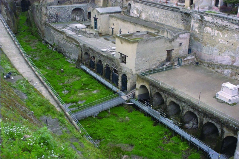 Las salas donde guardaban los barcos en Herculano. Imagen: R. Martyn et al., 2020/Antiquity