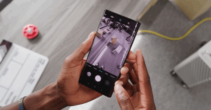Gif: Marques Brownlee / MKBHD