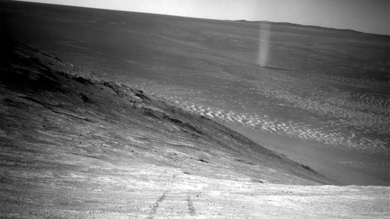 El remolino que el Rover Opportunity fotografió en 2016.