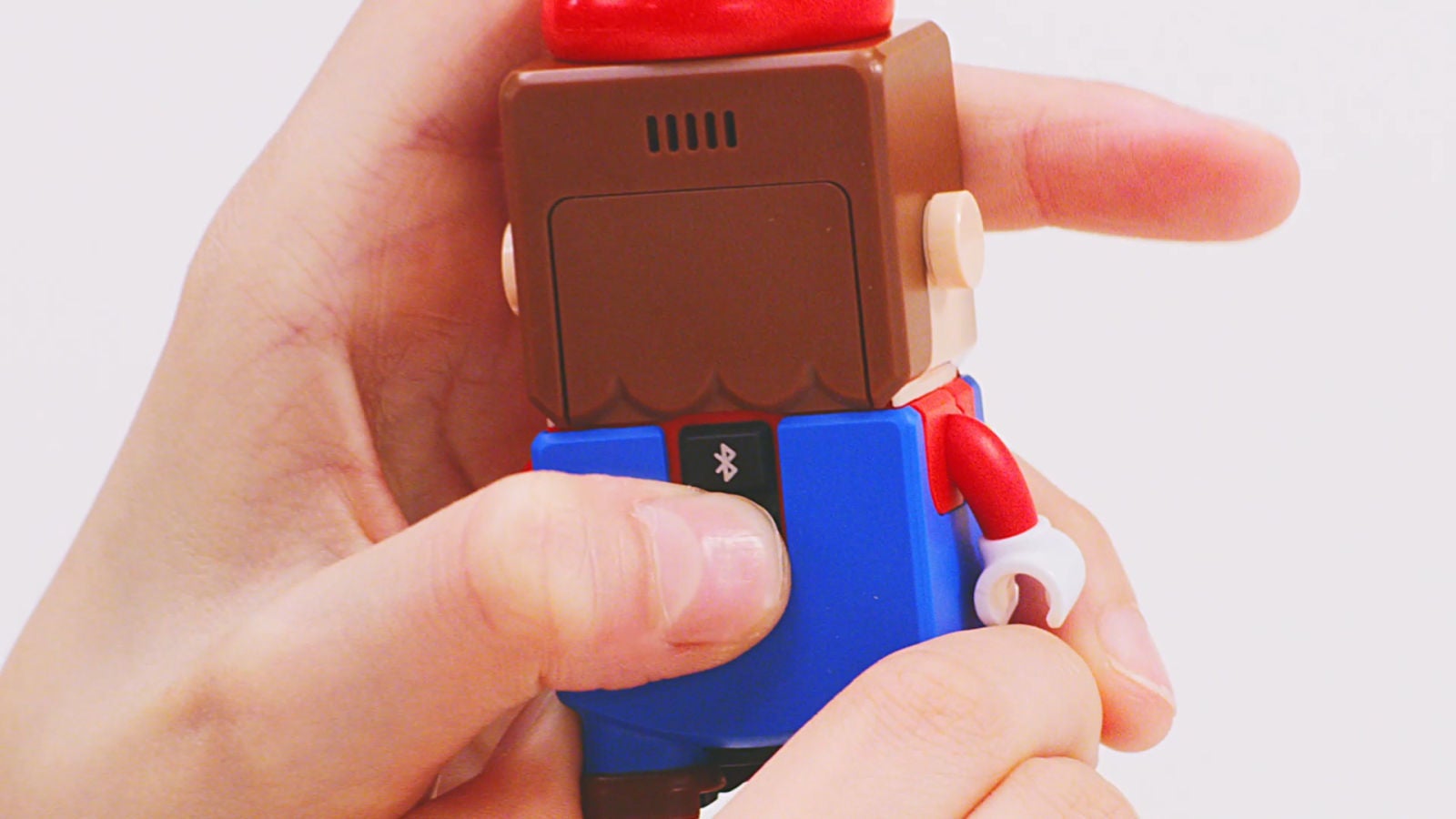 ¿La inclusión de un botón Bluetooth en la figura de Mario significa que tendrá app?