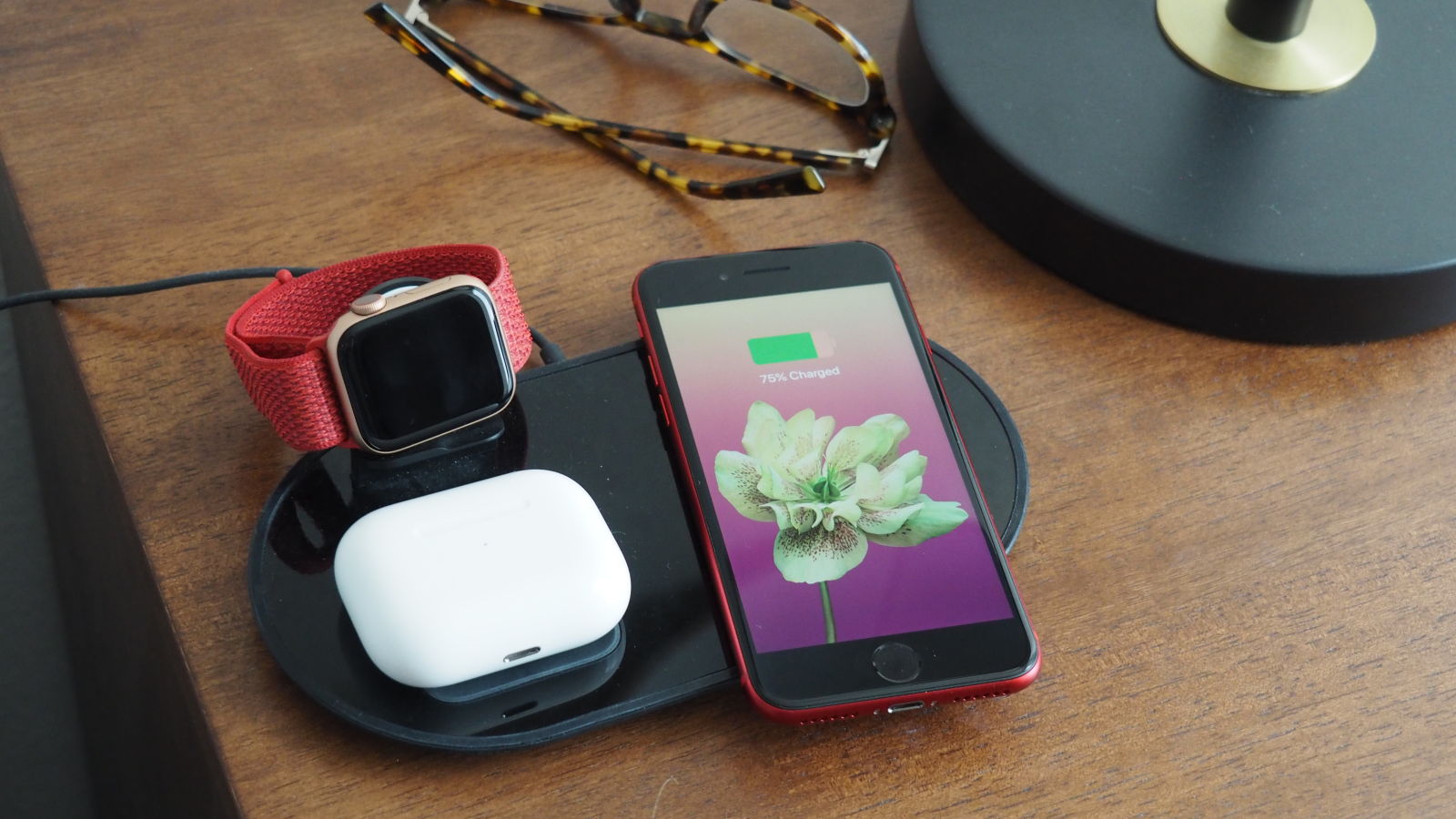 La carga inaámbrica es sorprendente. Foto: Caitlin McGarry (Gizmodo