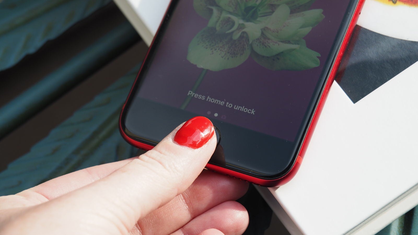 Touch ID es una bendición ahora que tengo que ir a todos lados con mascarilla. Foto: Caitlin McGarry (Gizmodo)