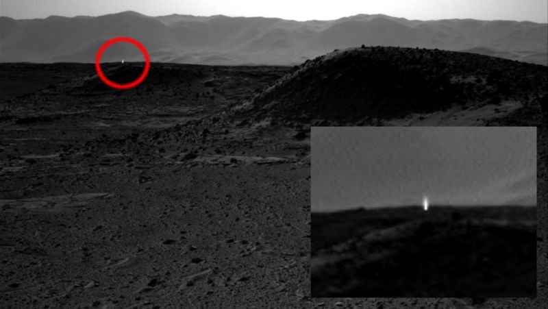 Image: Una mota de luz, que resultó ser un artefacto visual creado por un rayo cósmico.