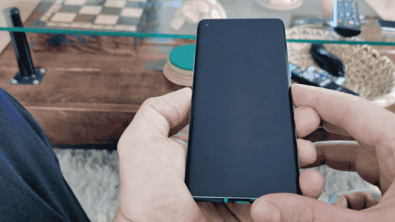 El desbloqueo facial del OnePlus 8 es instantáneo.