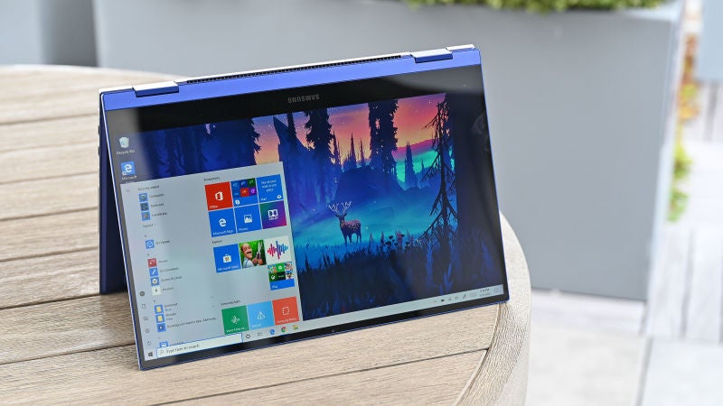 El tono azulado de este portátil es una delicia. Foto: Sam Rutherford (Gizmodo)