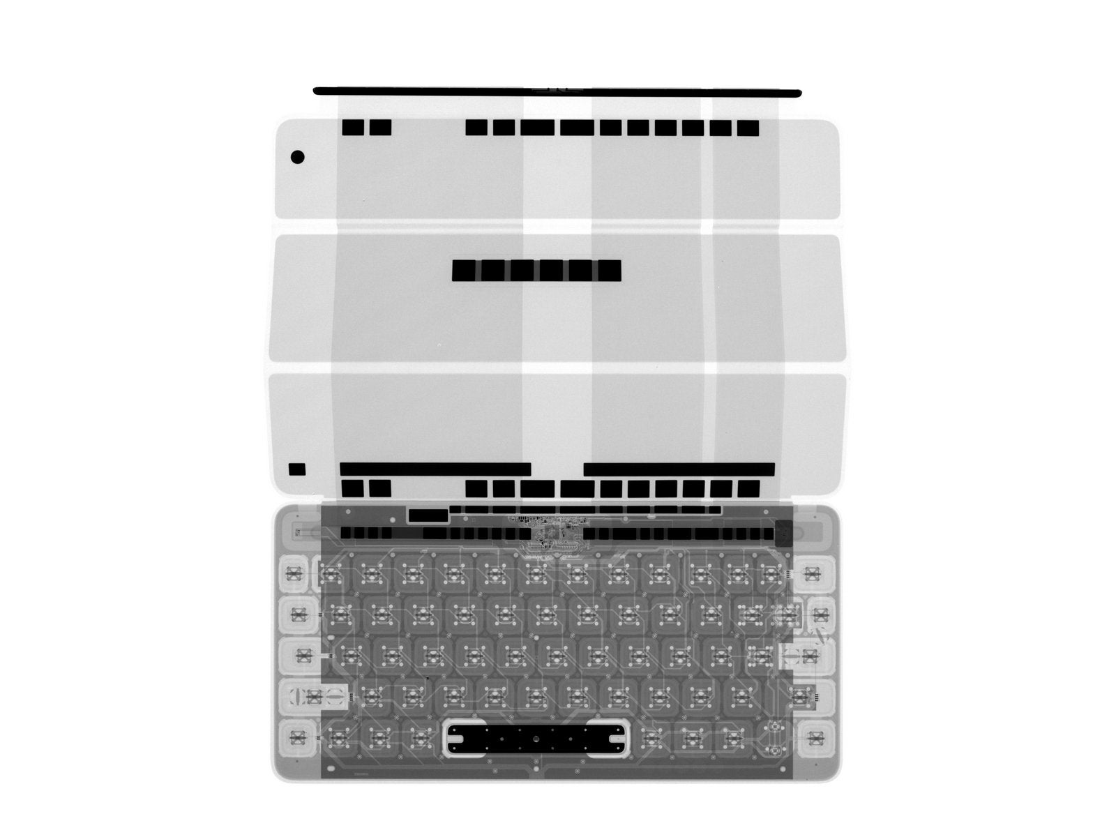 El antiguo Smart Keyboard del iPad Pro en una imagen de rayos X