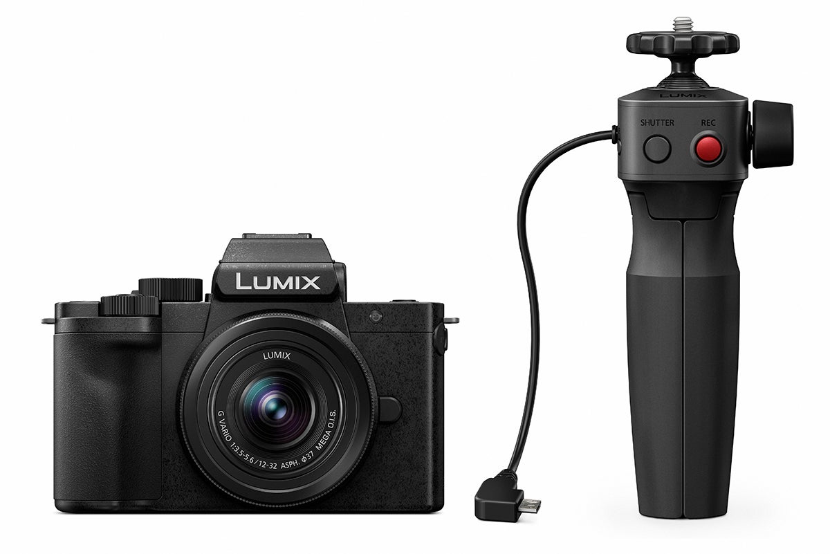 La Lumix G100 se vende con un trípode electrónico.