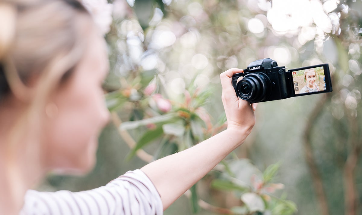 El modo selfie enfoca automáticamente a la cara en grabación de vídeo.