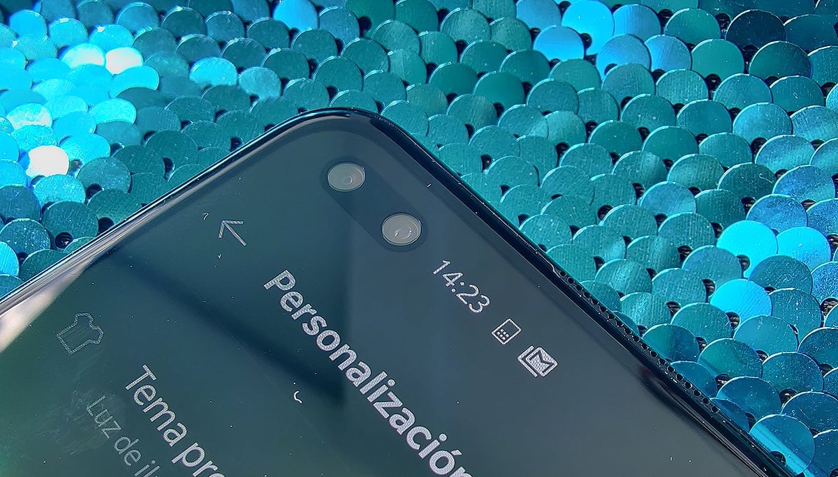 Ahora la cámara frontal incluye una óptica gran angular.