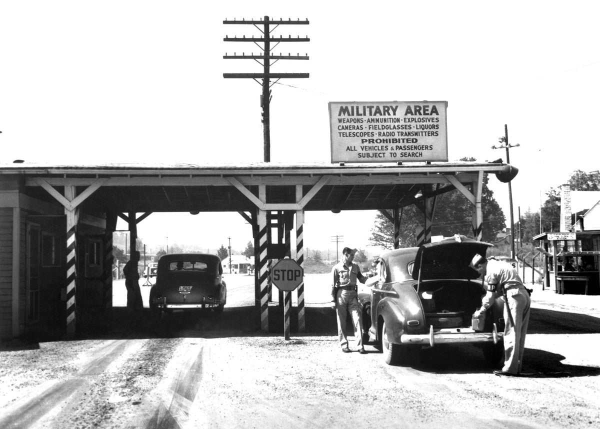 Policía militar en Oak Ridge, Tennessee, en 1945