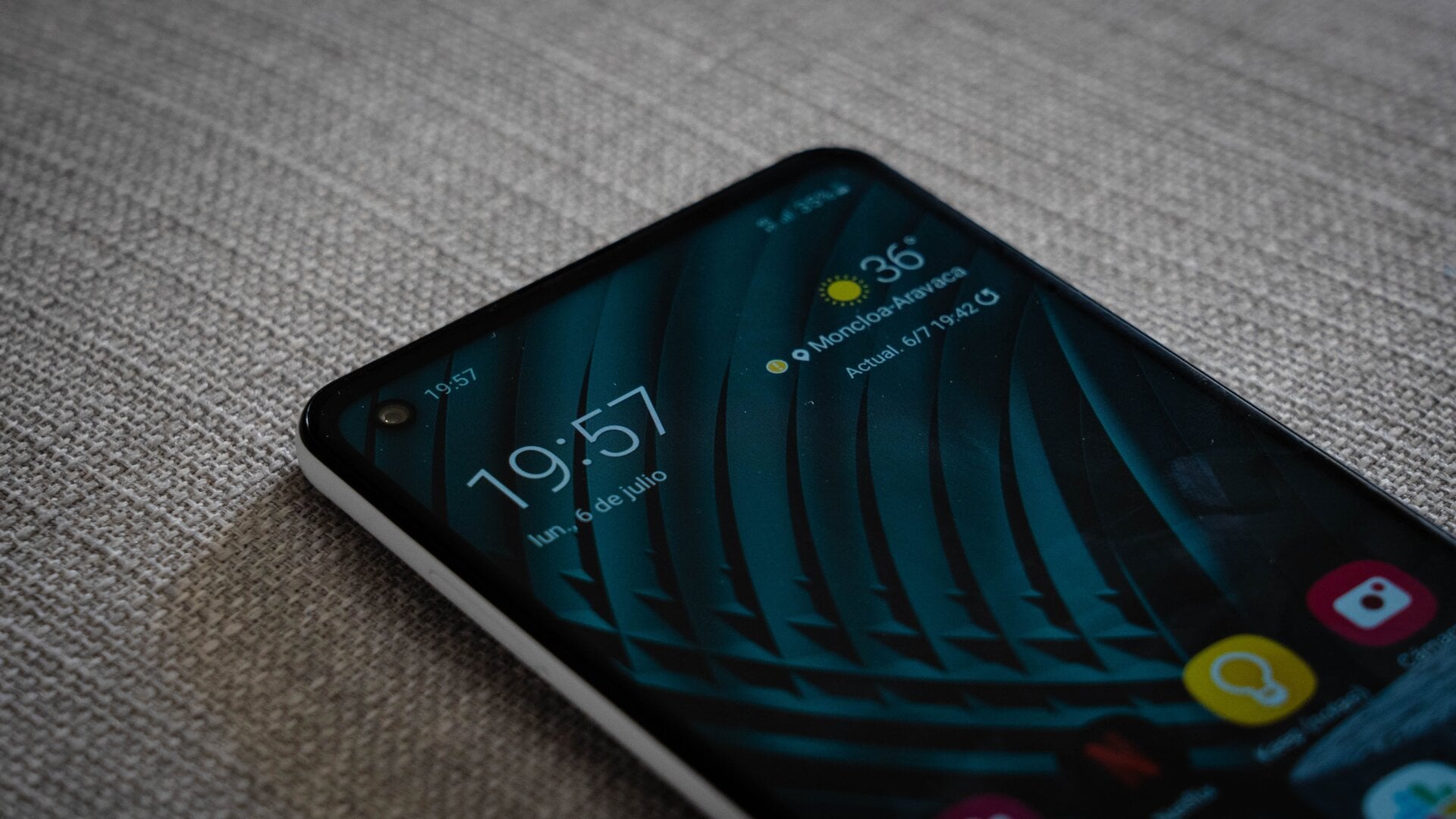 Se echa en falta una pantalla con algo más de brillo y definición.