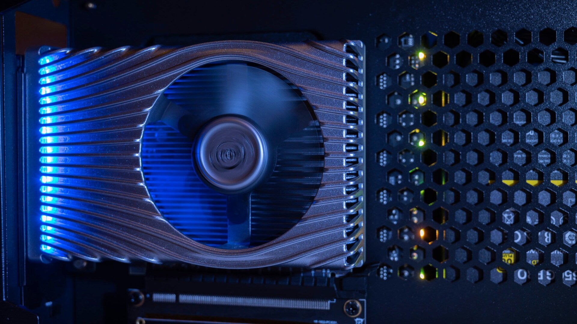 El vehículo de desarrollo de software DG1 (SDV) de Intel en el CES 2020.