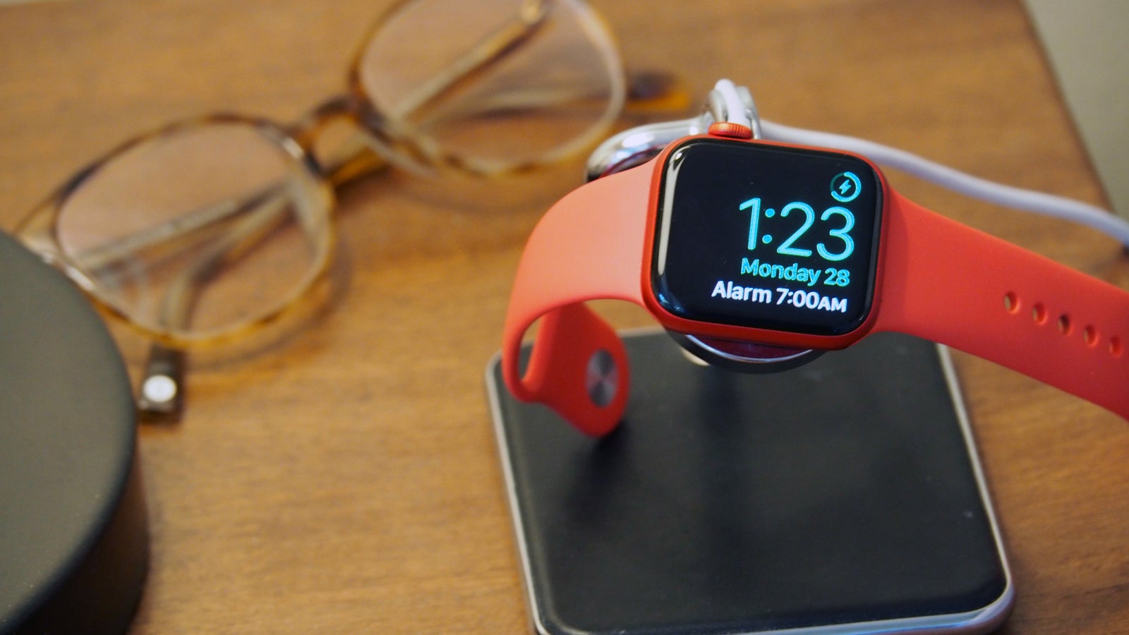 La batería es algo más grande y se carga más rápido que en relojes anteriores.