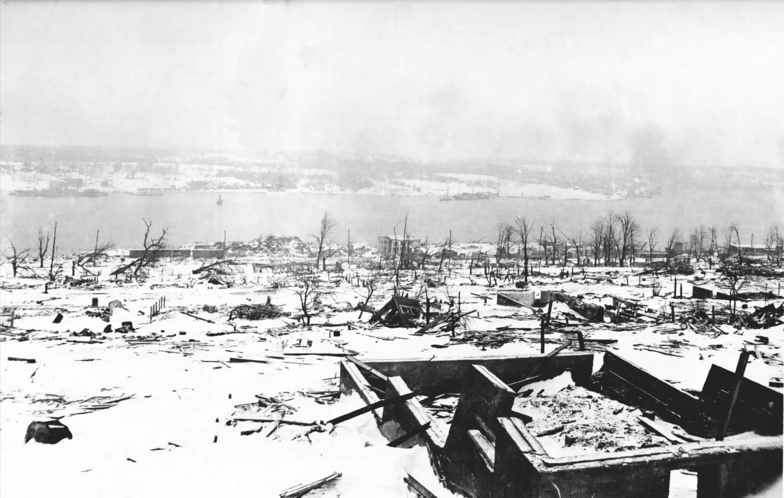 Una vista de Halifax después de la explosión de 1917.