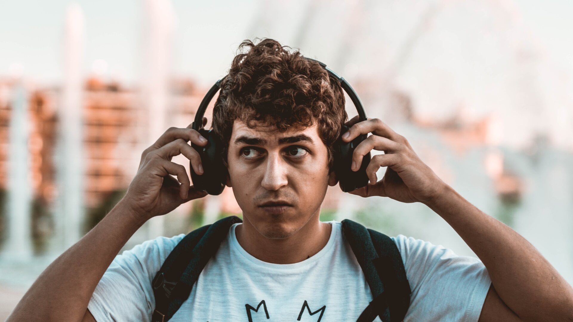 Hay que reconocer que discretos, lo que se dice discretos, no son. Bueno, y que posar no es lo mío.