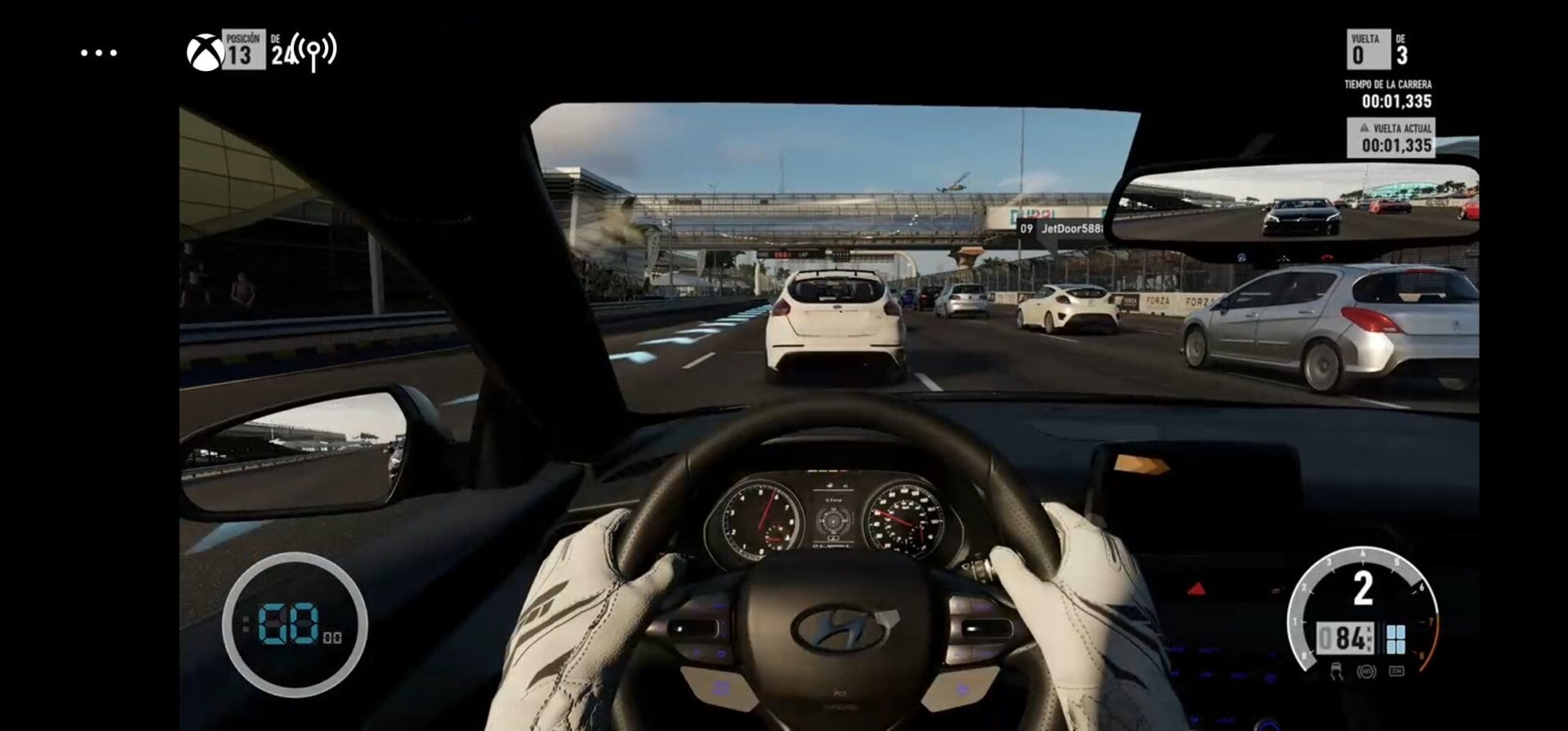 Fíjate en el tamaño de las bandas negras que aparecen a los lados cuando jugamos en un Note 20 Ultra.